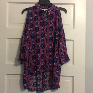 Cold Shoulder Hi-Lo Button Up Medium